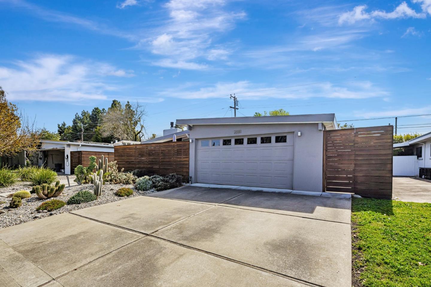 Detail Gallery Image 3 of 43 For 2381 Adele Ave, Mountain View,  CA 94043 - 3 Beds | 2 Baths
