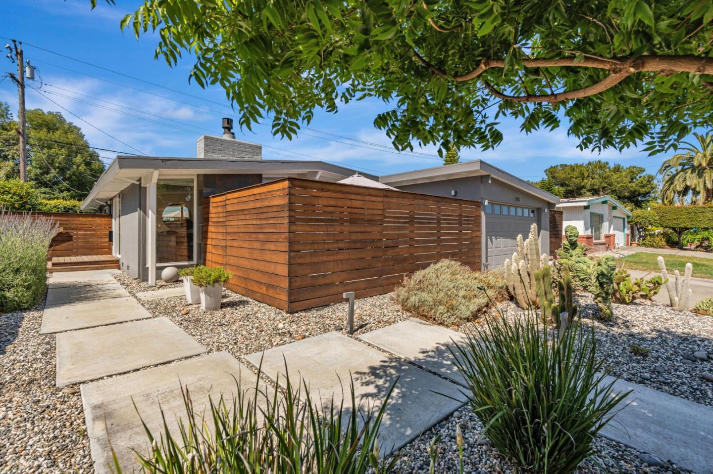 Detail Gallery Image 4 of 43 For 2381 Adele Ave, Mountain View,  CA 94043 - 3 Beds | 2 Baths