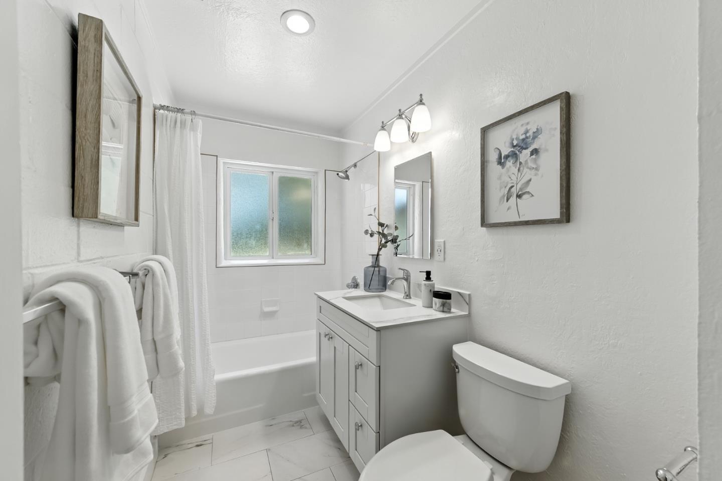 Detail Gallery Image 16 of 26 For 1043 Northwood Dr, San Carlos,  CA 94070 - 2 Beds | 1 Baths