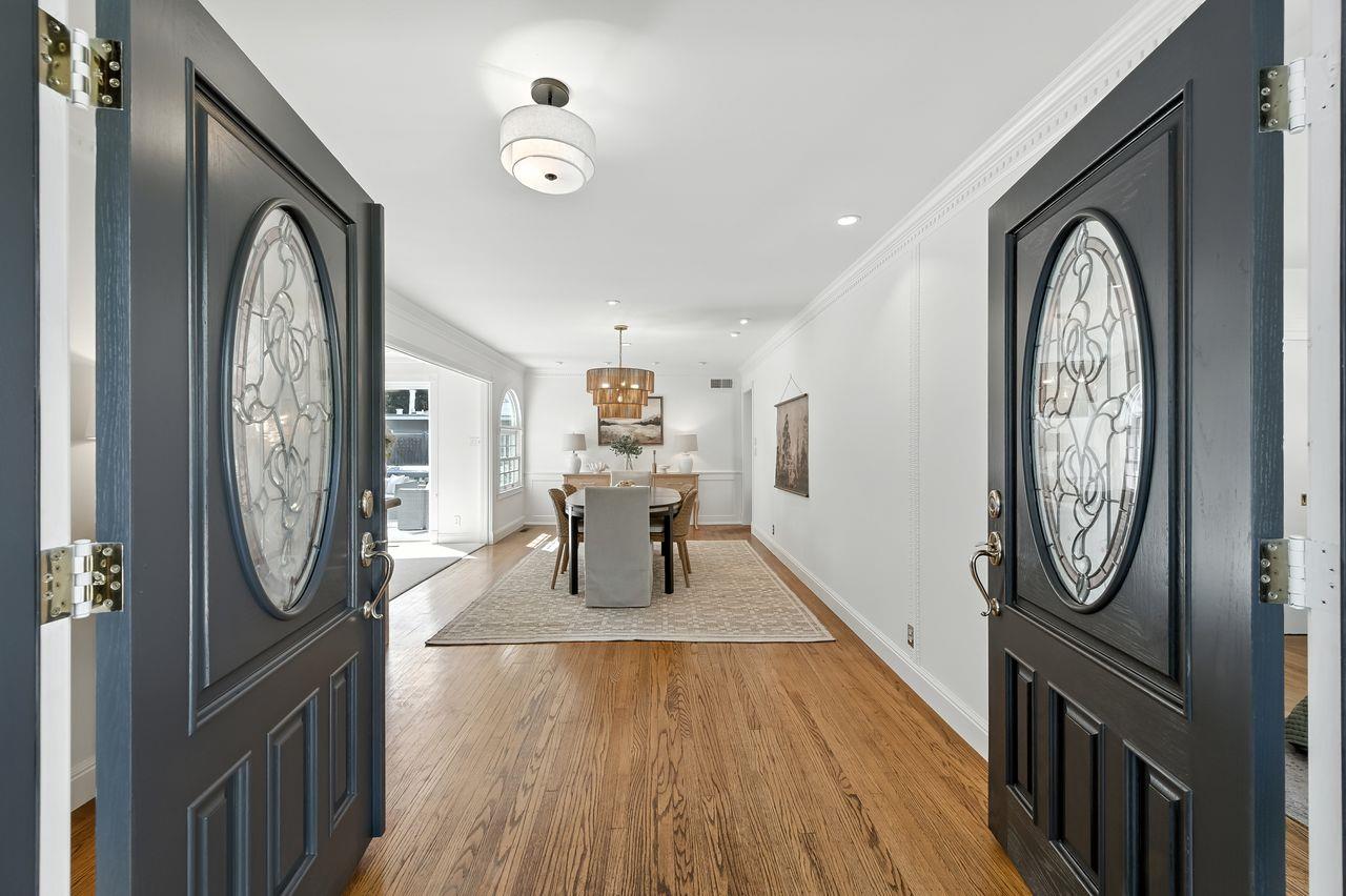 Detail Gallery Image 10 of 37 For 1422 W Selby Ln, Redwood City,  CA 94061 - 3 Beds | 2 Baths