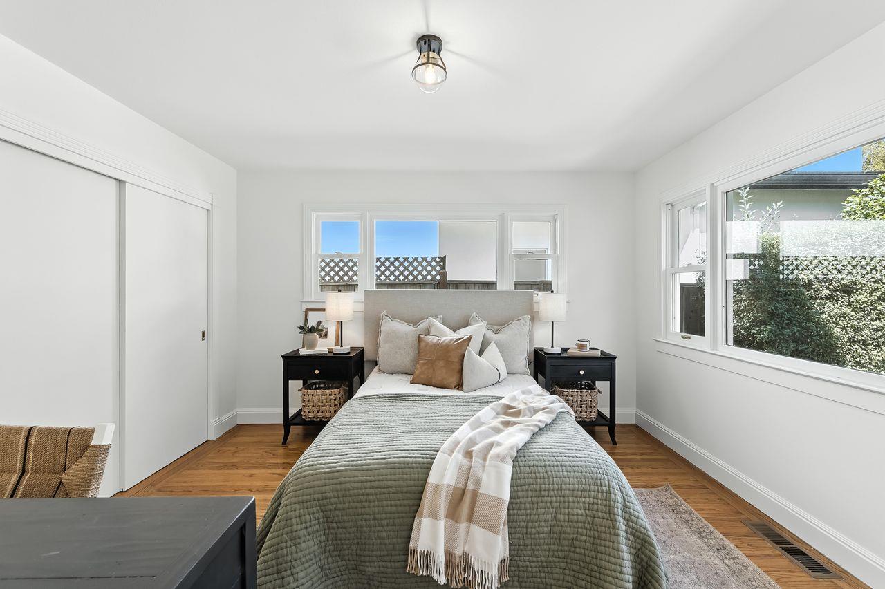 Detail Gallery Image 11 of 37 For 1422 W Selby Ln, Redwood City,  CA 94061 - 3 Beds | 2 Baths