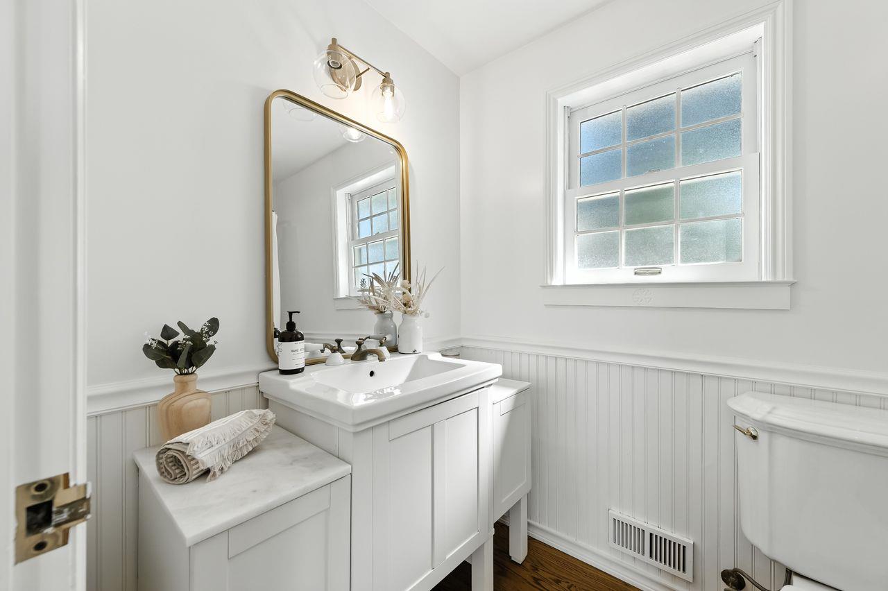 Detail Gallery Image 20 of 37 For 1422 W Selby Ln, Redwood City,  CA 94061 - 3 Beds | 2 Baths