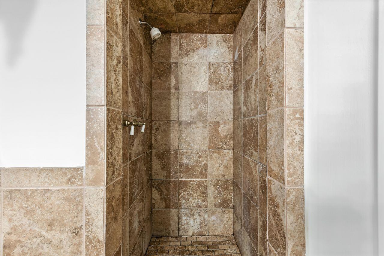 Detail Gallery Image 32 of 37 For 1422 W Selby Ln, Redwood City,  CA 94061 - 3 Beds | 2 Baths
