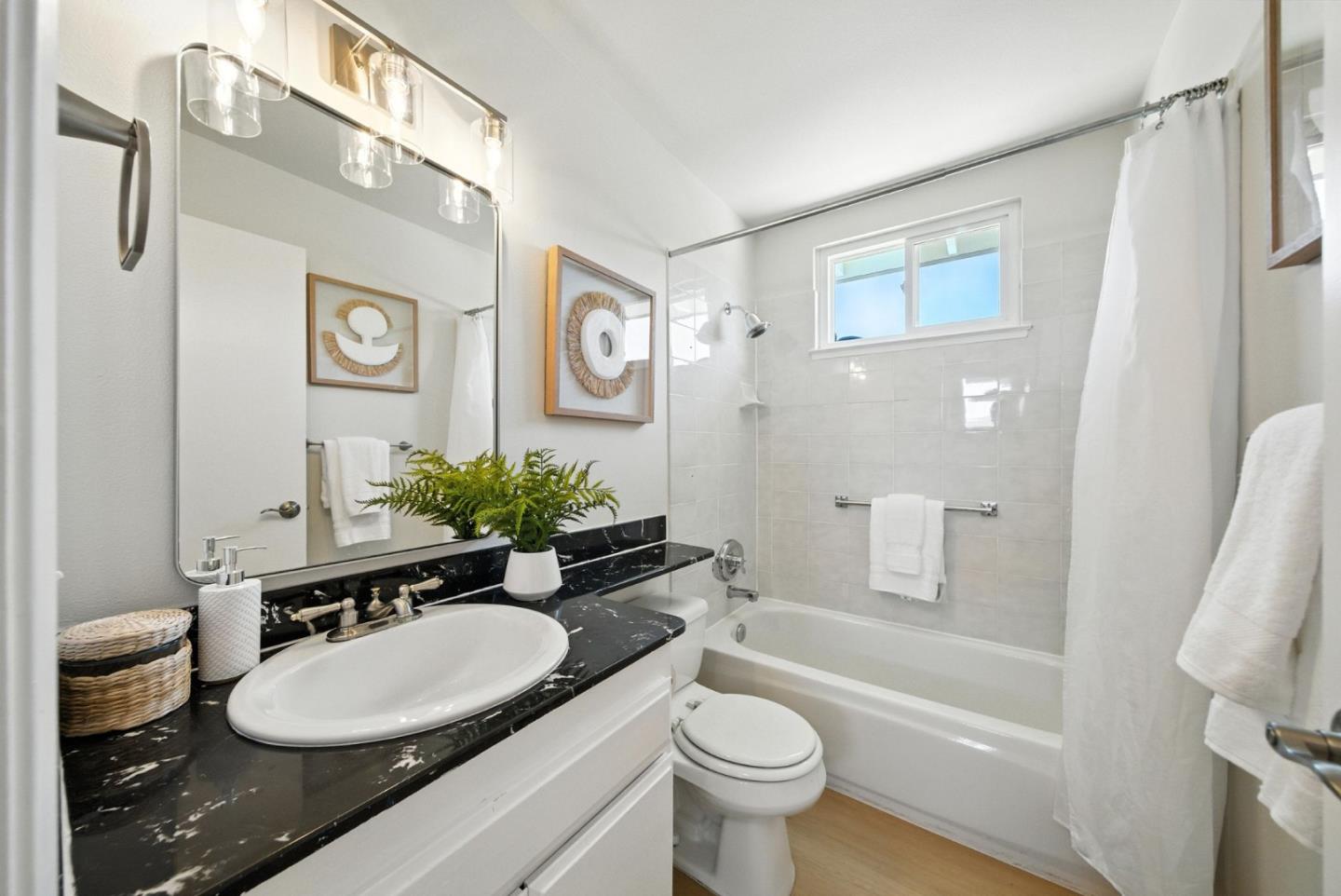 Detail Gallery Image 24 of 36 For 4608 Royal Garden Pl, San Jose,  CA 95136 - 4 Beds | 2/1 Baths