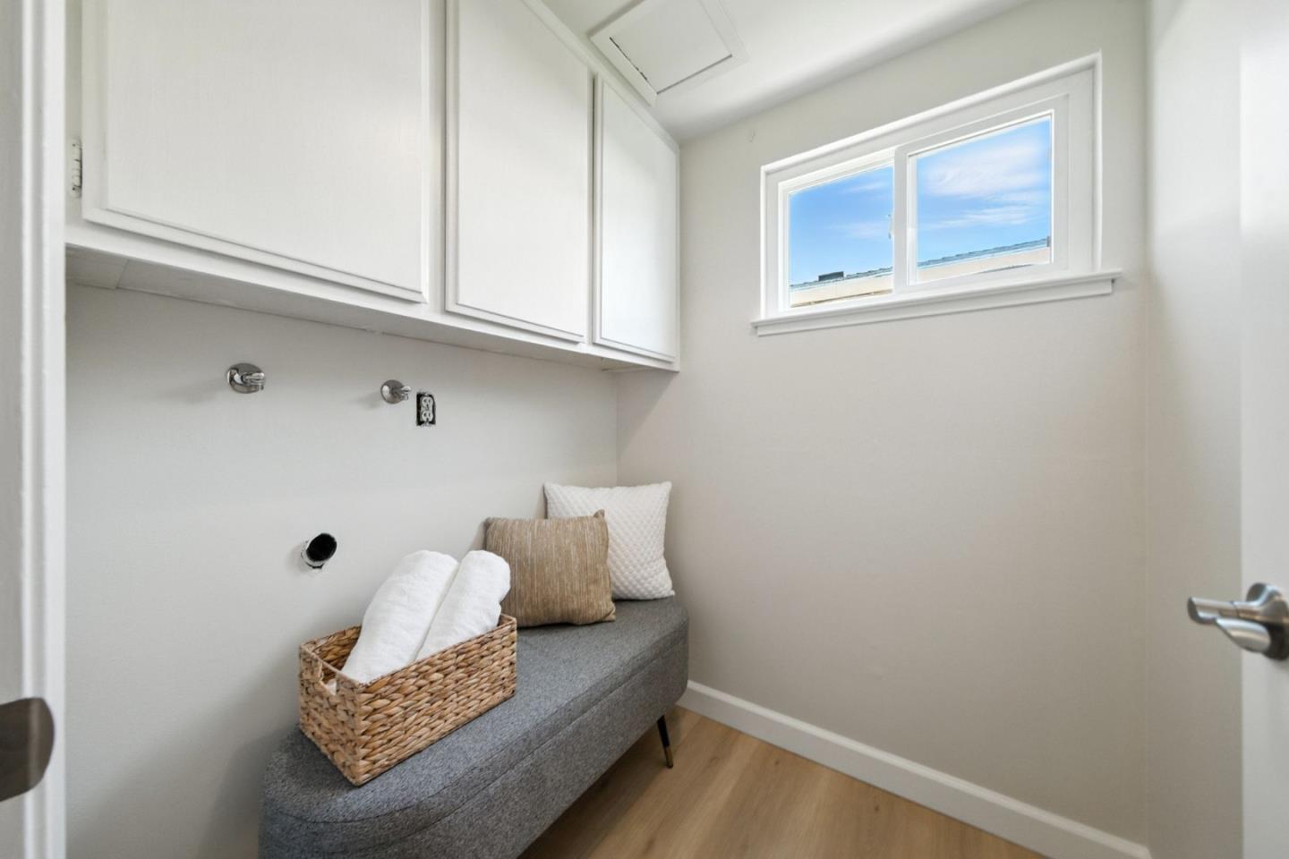 Detail Gallery Image 30 of 36 For 4608 Royal Garden Pl, San Jose,  CA 95136 - 4 Beds | 2/1 Baths