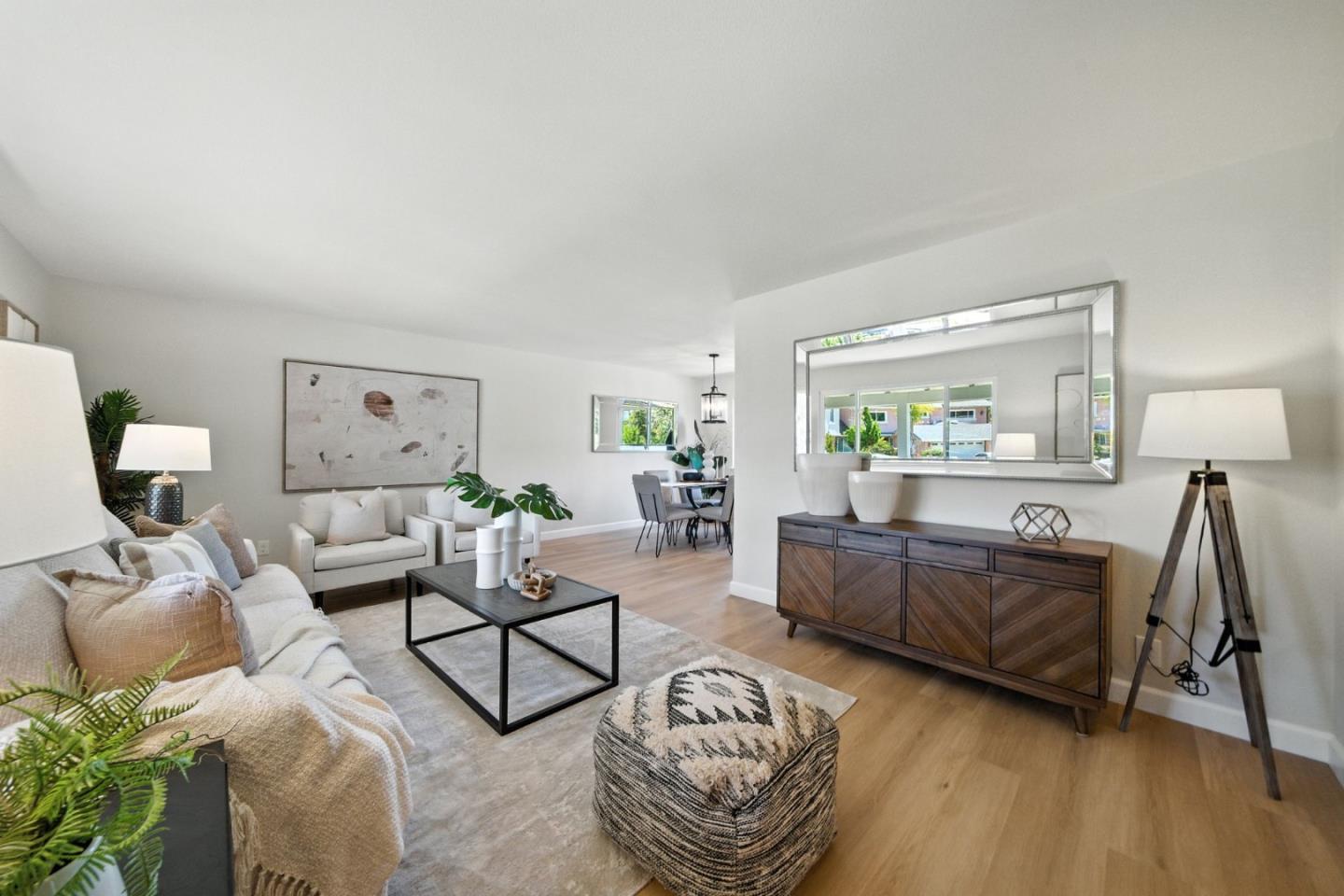 Detail Gallery Image 6 of 36 For 4608 Royal Garden Pl, San Jose,  CA 95136 - 4 Beds | 2/1 Baths