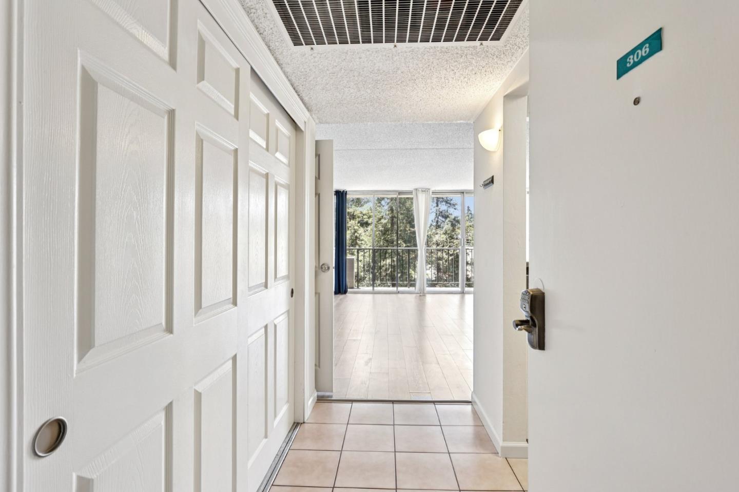 Detail Gallery Image 6 of 38 For 3909 Stevenson Blvd #306,  Fremont,  CA 94538 - 1 Beds | 1 Baths