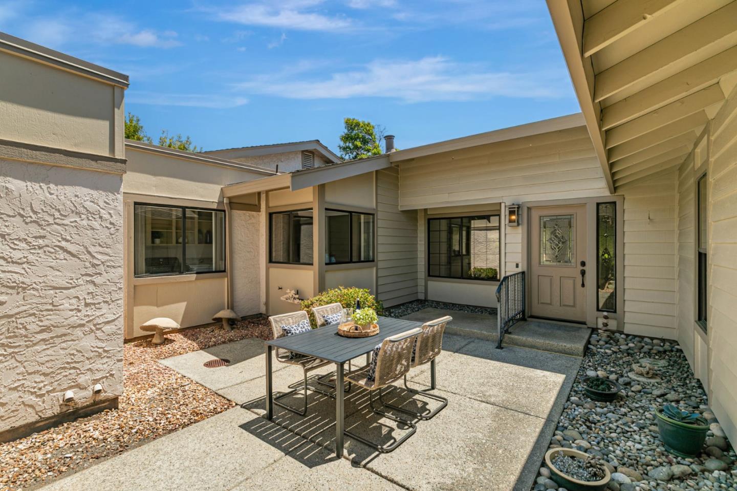 Detail Gallery Image 4 of 73 For 7306 via Granja, San Jose,  CA 95135 - 3 Beds | 2 Baths