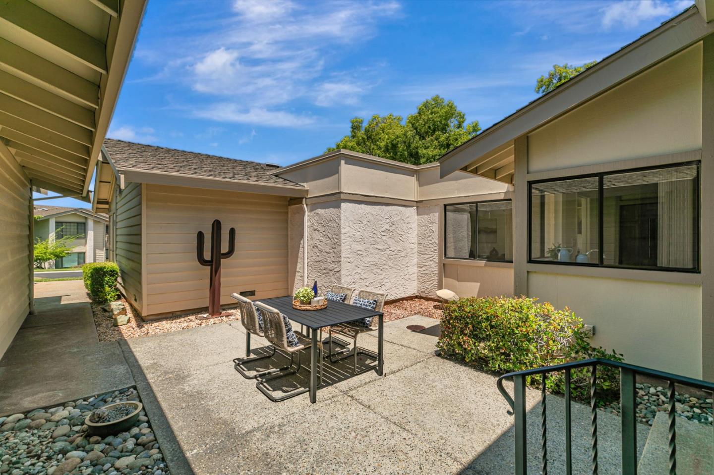Detail Gallery Image 5 of 73 For 7306 via Granja, San Jose,  CA 95135 - 3 Beds | 2 Baths
