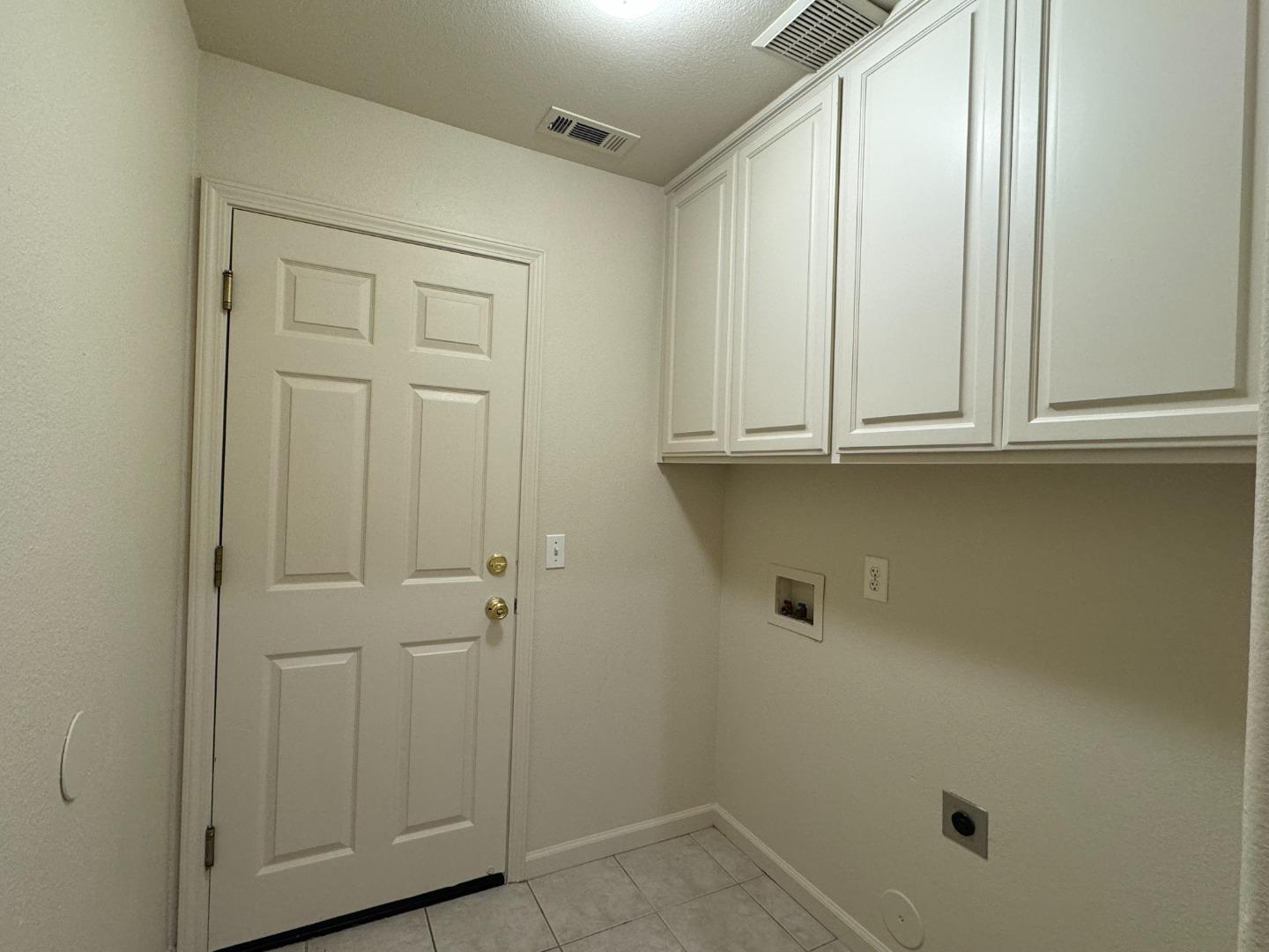 Detail Gallery Image 18 of 33 For 1916 Fall Brook Ct, Merced,  CA 95340 - 3 Beds | 2 Baths