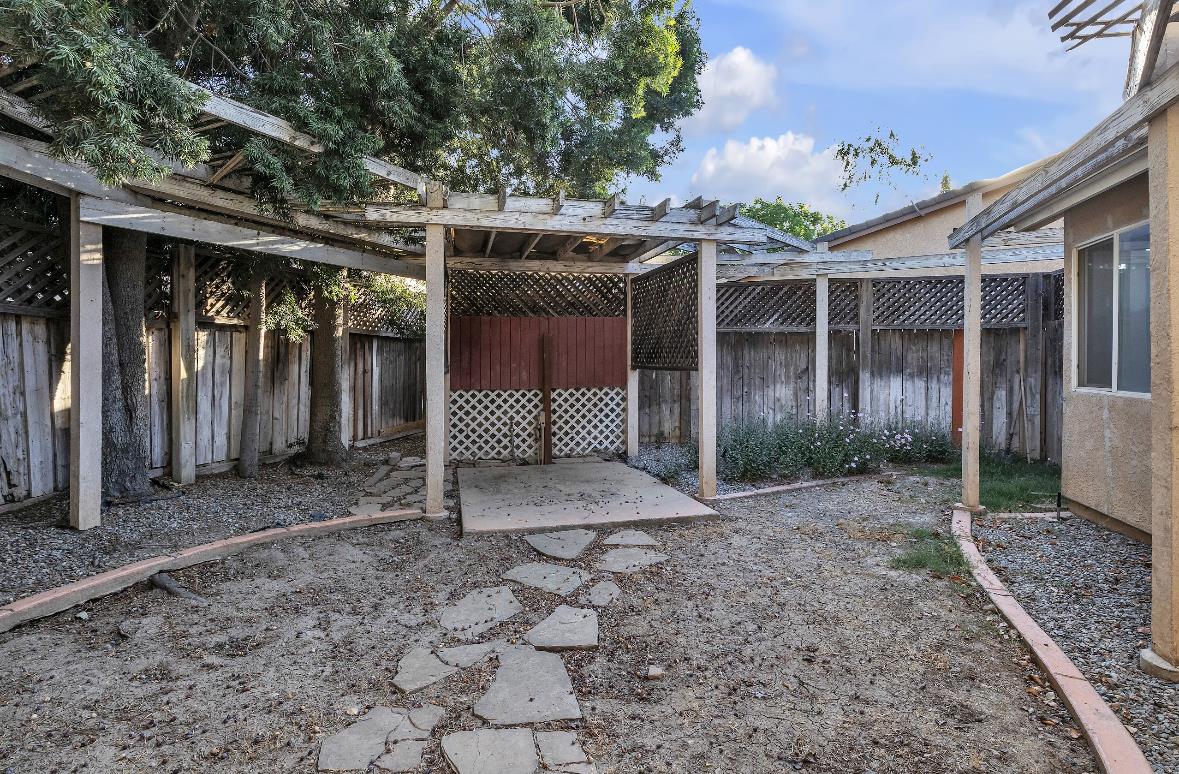 Detail Gallery Image 25 of 33 For 1916 Fall Brook Ct, Merced,  CA 95340 - 3 Beds | 2 Baths