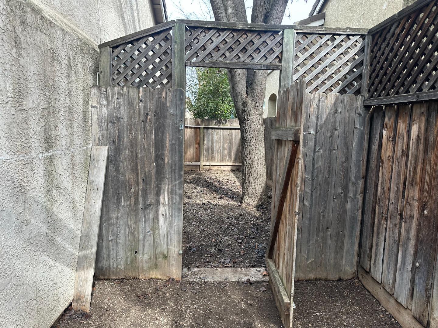 Detail Gallery Image 29 of 33 For 1916 Fall Brook Ct, Merced,  CA 95340 - 3 Beds | 2 Baths