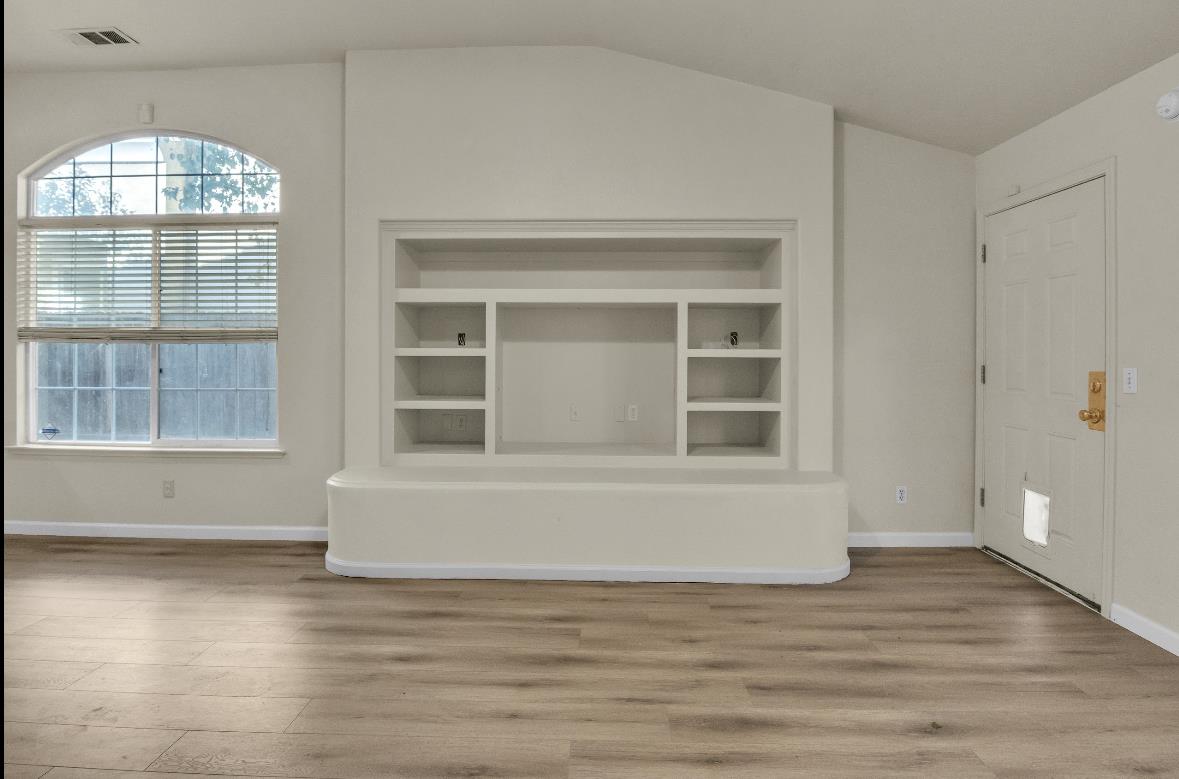 Detail Gallery Image 6 of 33 For 1916 Fall Brook Ct, Merced,  CA 95340 - 3 Beds | 2 Baths