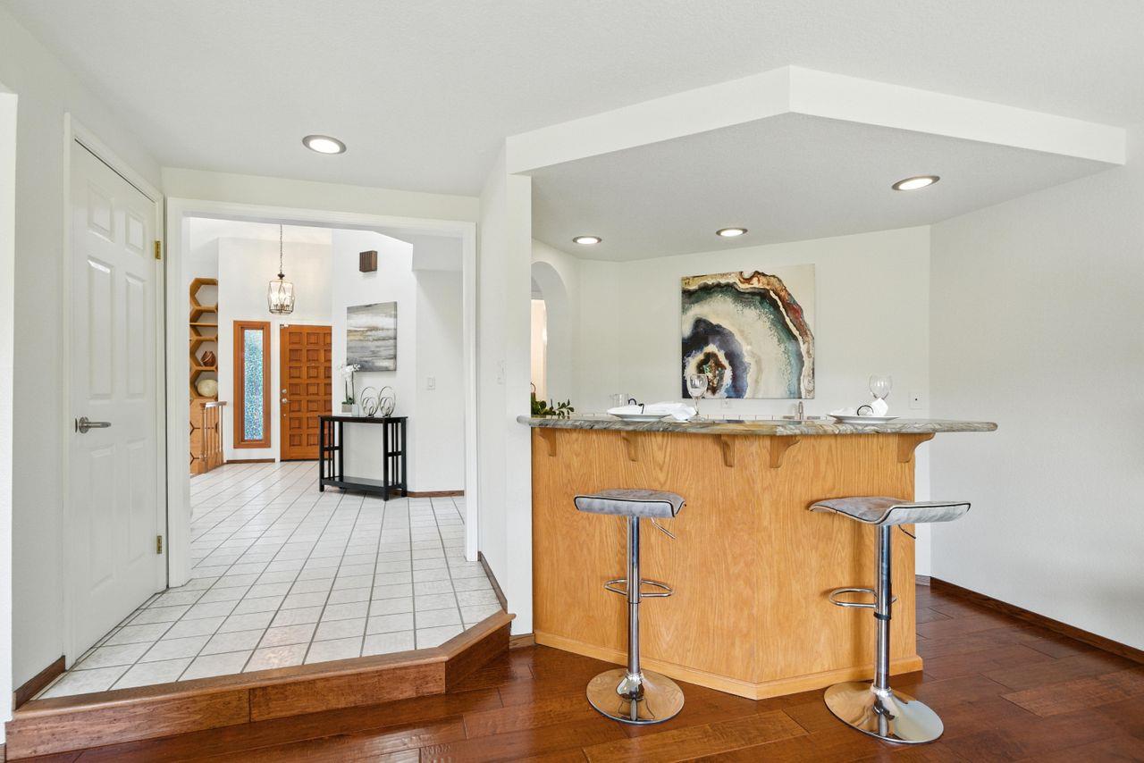 Detail Gallery Image 12 of 62 For 5942 Porto Alegre Dr, San Jose,  CA 95120 - 4 Beds | 2/1 Baths