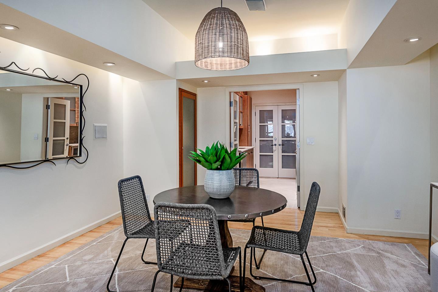 Detail Gallery Image 12 of 59 For 3 Oak Forest Ct, Portola Valley,  CA 94028 - 6 Beds | 5/1 Baths