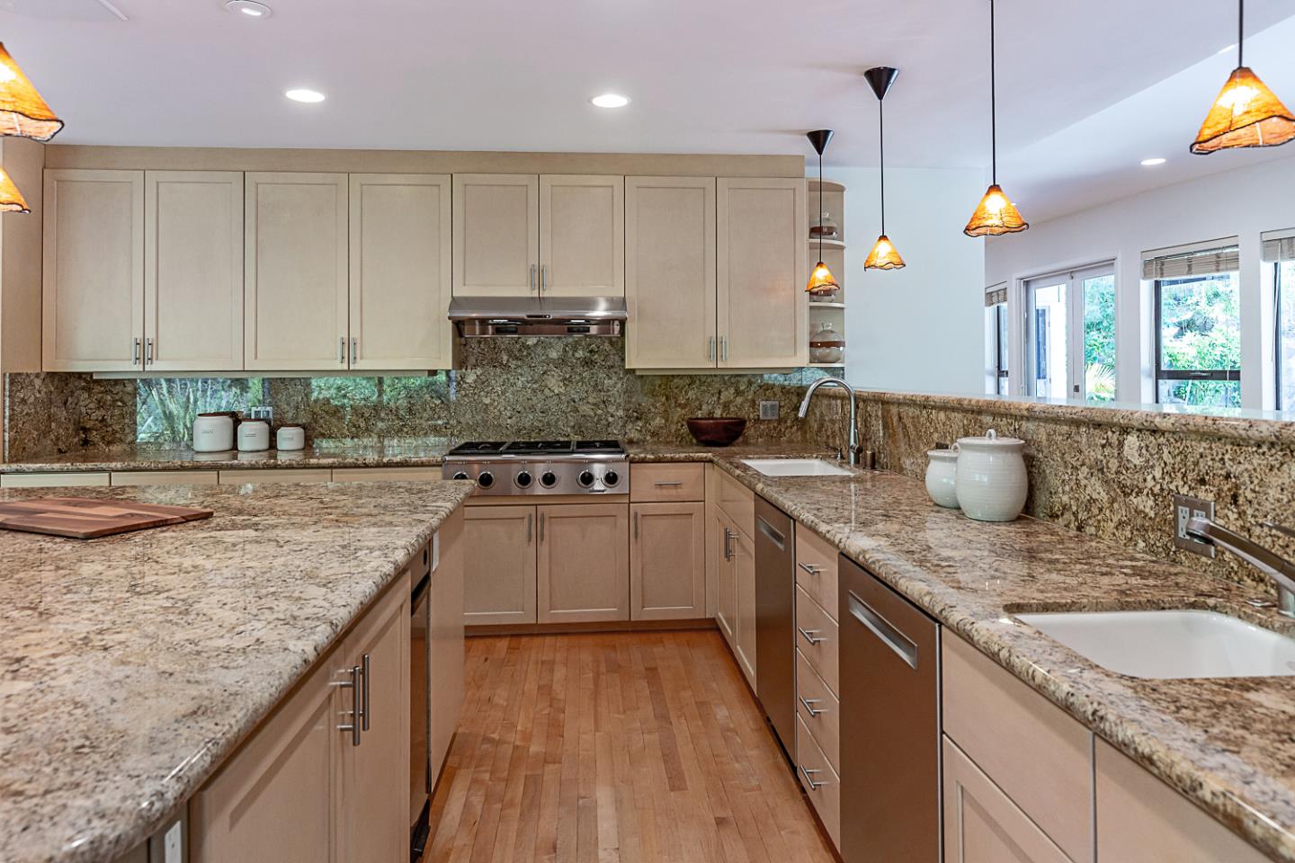 Detail Gallery Image 16 of 59 For 3 Oak Forest Ct, Portola Valley,  CA 94028 - 6 Beds | 5/1 Baths