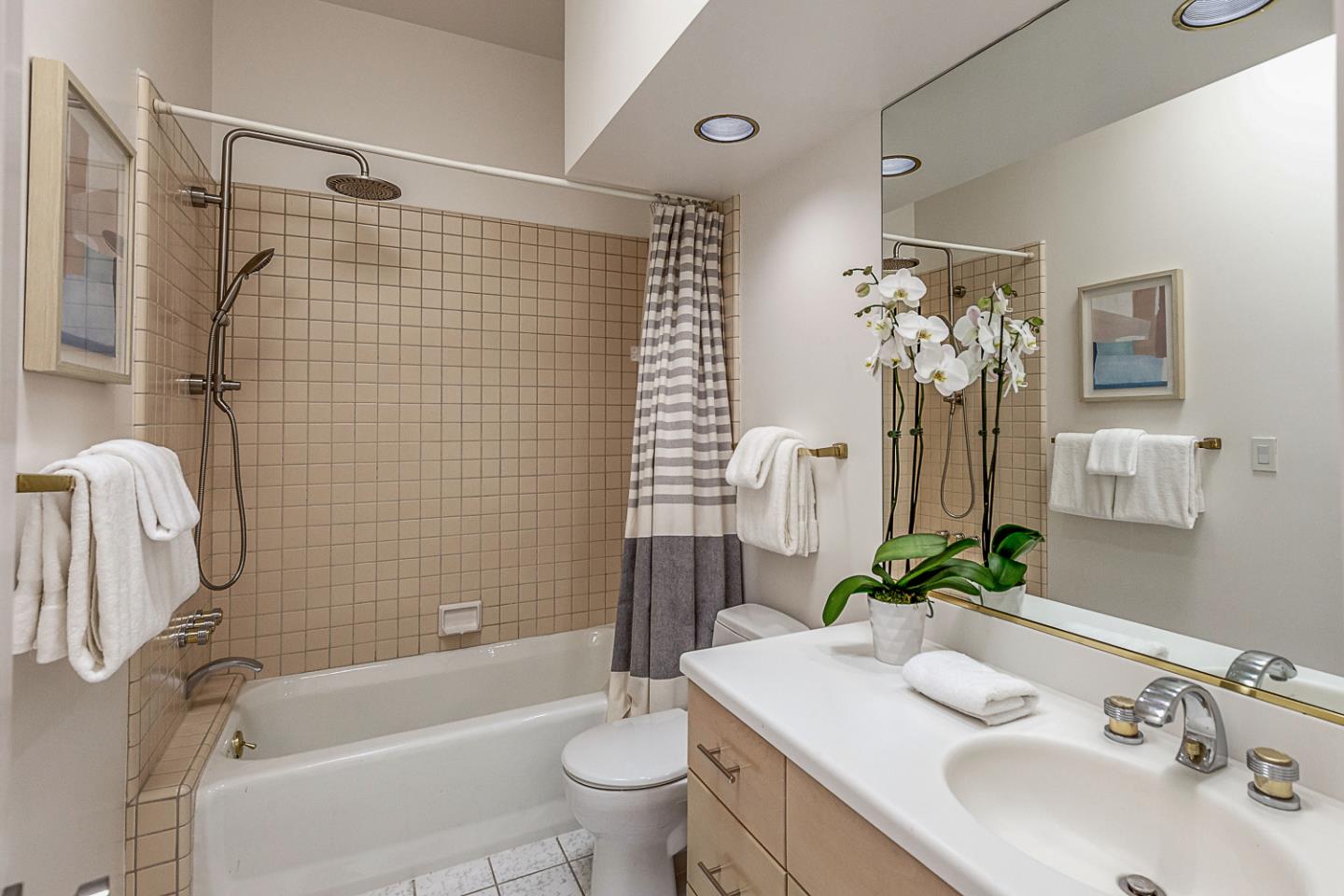 Detail Gallery Image 30 of 59 For 3 Oak Forest Ct, Portola Valley,  CA 94028 - 6 Beds | 5/1 Baths