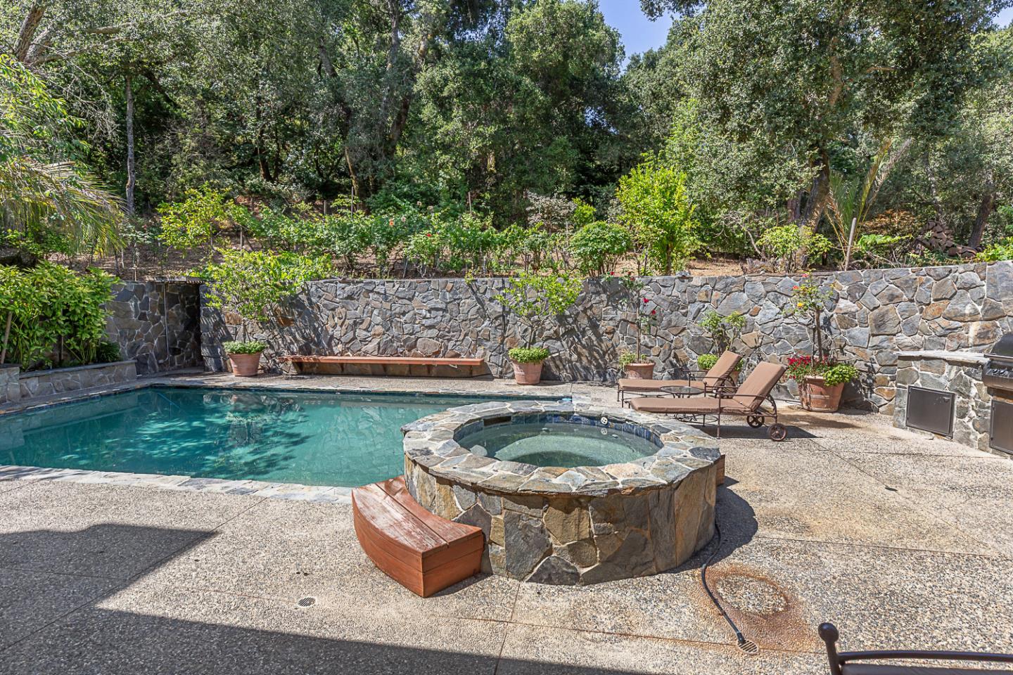 Detail Gallery Image 46 of 59 For 3 Oak Forest Ct, Portola Valley,  CA 94028 - 6 Beds | 5/1 Baths
