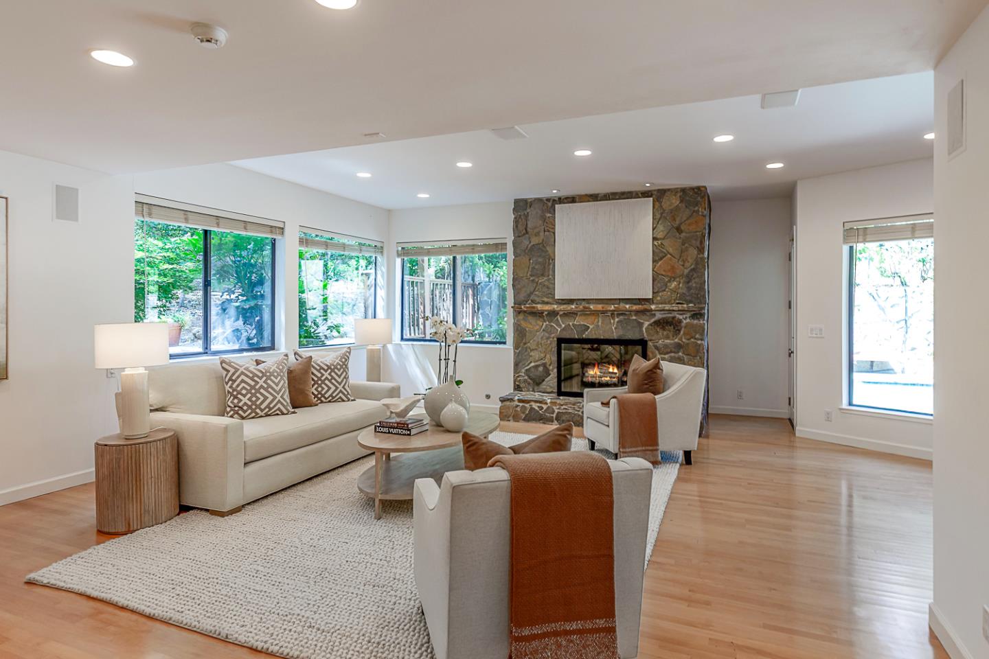 Detail Gallery Image 7 of 59 For 3 Oak Forest Ct, Portola Valley,  CA 94028 - 6 Beds | 5/1 Baths