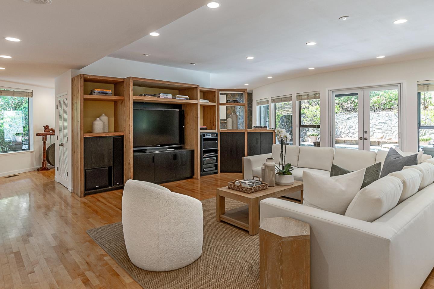 Detail Gallery Image 9 of 59 For 3 Oak Forest Ct, Portola Valley,  CA 94028 - 6 Beds | 5/1 Baths