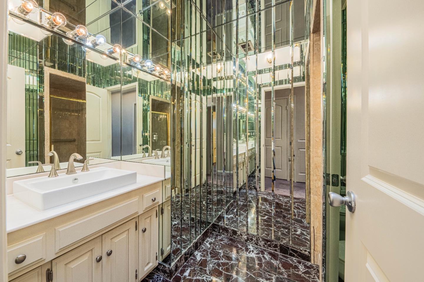 Detail Gallery Image 12 of 15 For 330 Woodside Dr #124,  Salinas,  CA 93901 - 2 Beds | 2 Baths