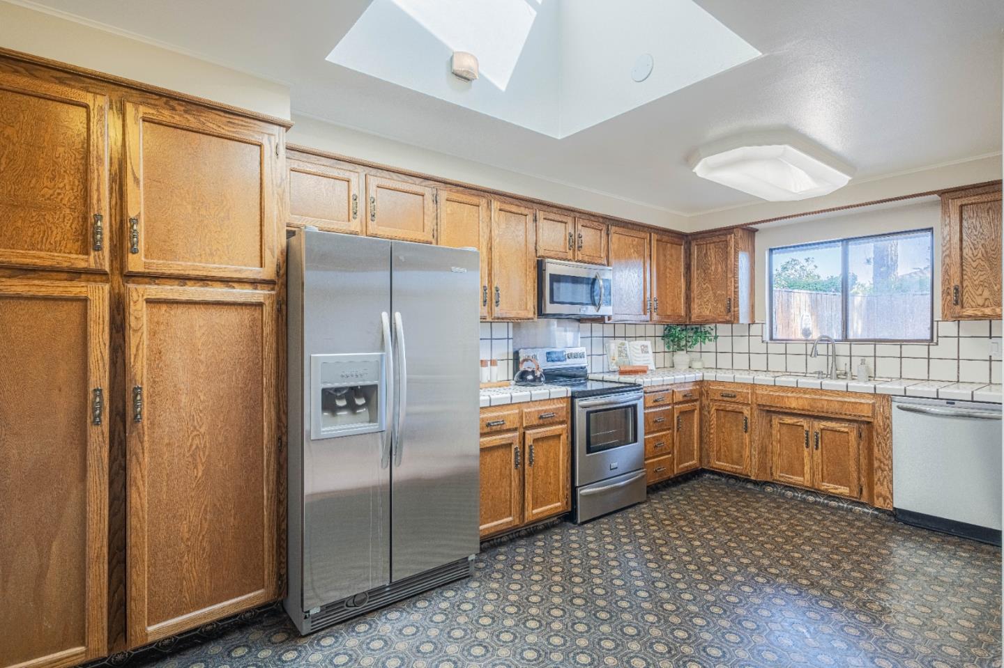 Detail Gallery Image 7 of 15 For 330 Woodside Dr #124,  Salinas,  CA 93901 - 2 Beds | 2 Baths