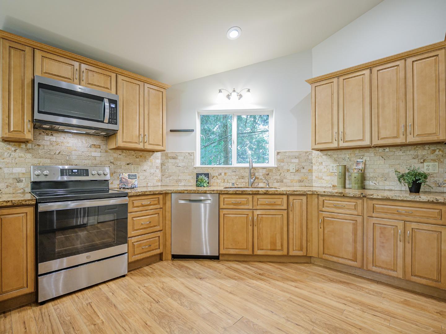 Detail Gallery Image 16 of 54 For 956 Brookside Dr, Felton,  CA 95018 - 2 Beds | 2 Baths