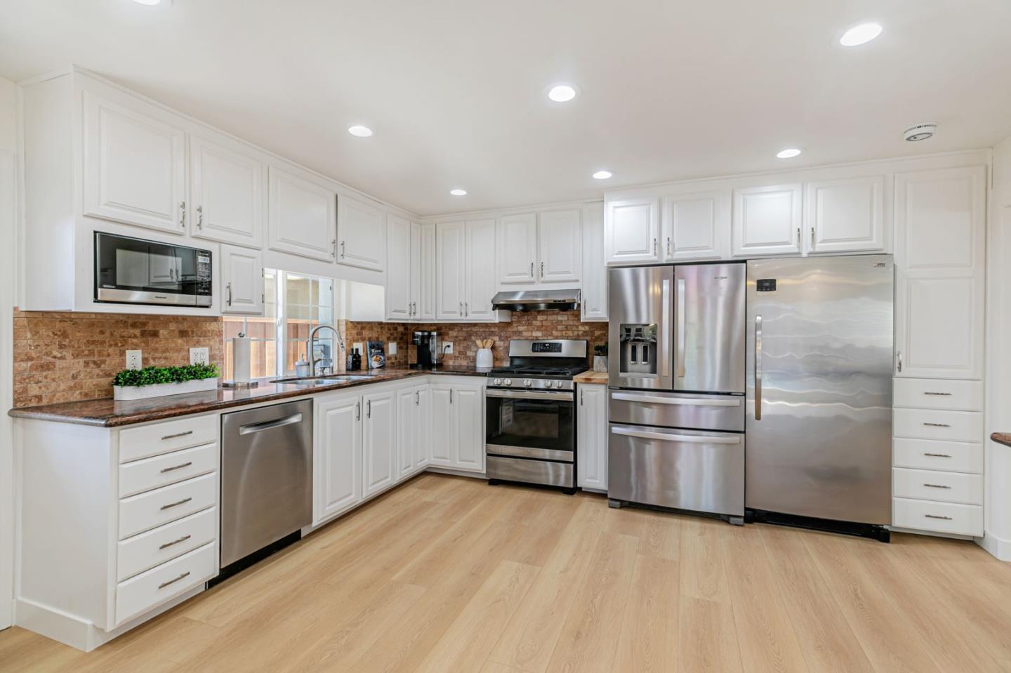 Detail Gallery Image 6 of 34 For 6095 Springer Way, San Jose,  CA 95123 - 4 Beds | 3 Baths