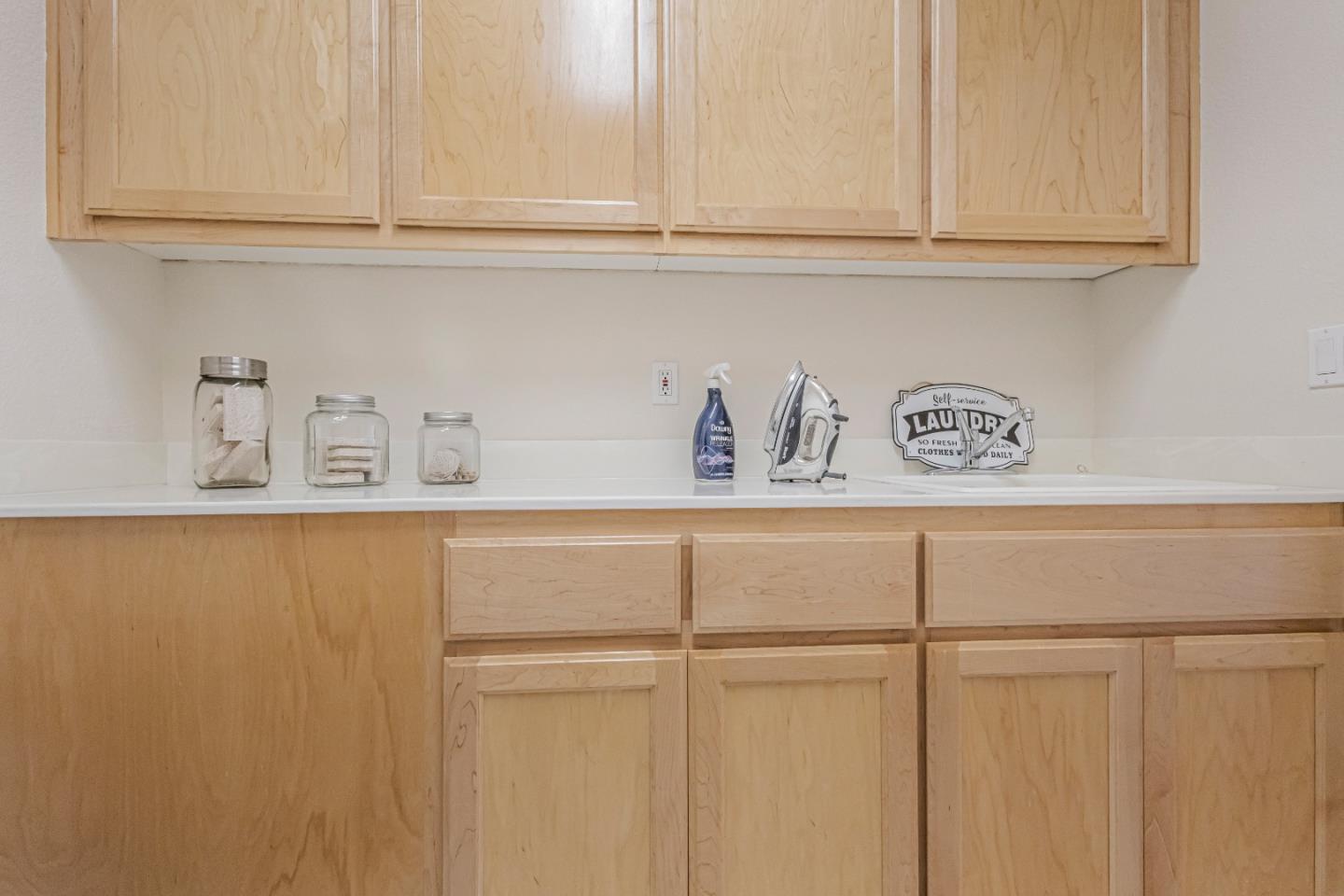 Detail Gallery Image 27 of 66 For 33 Lupine Valley Ct, Brisbane,  CA 94005 - 4 Beds | 2/1 Baths