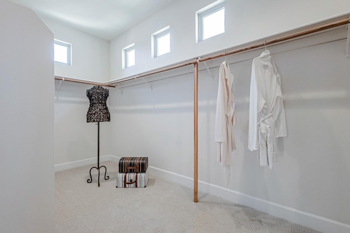 Detail Gallery Image 47 of 66 For 33 Lupine Valley Ct, Brisbane,  CA 94005 - 4 Beds | 2/1 Baths