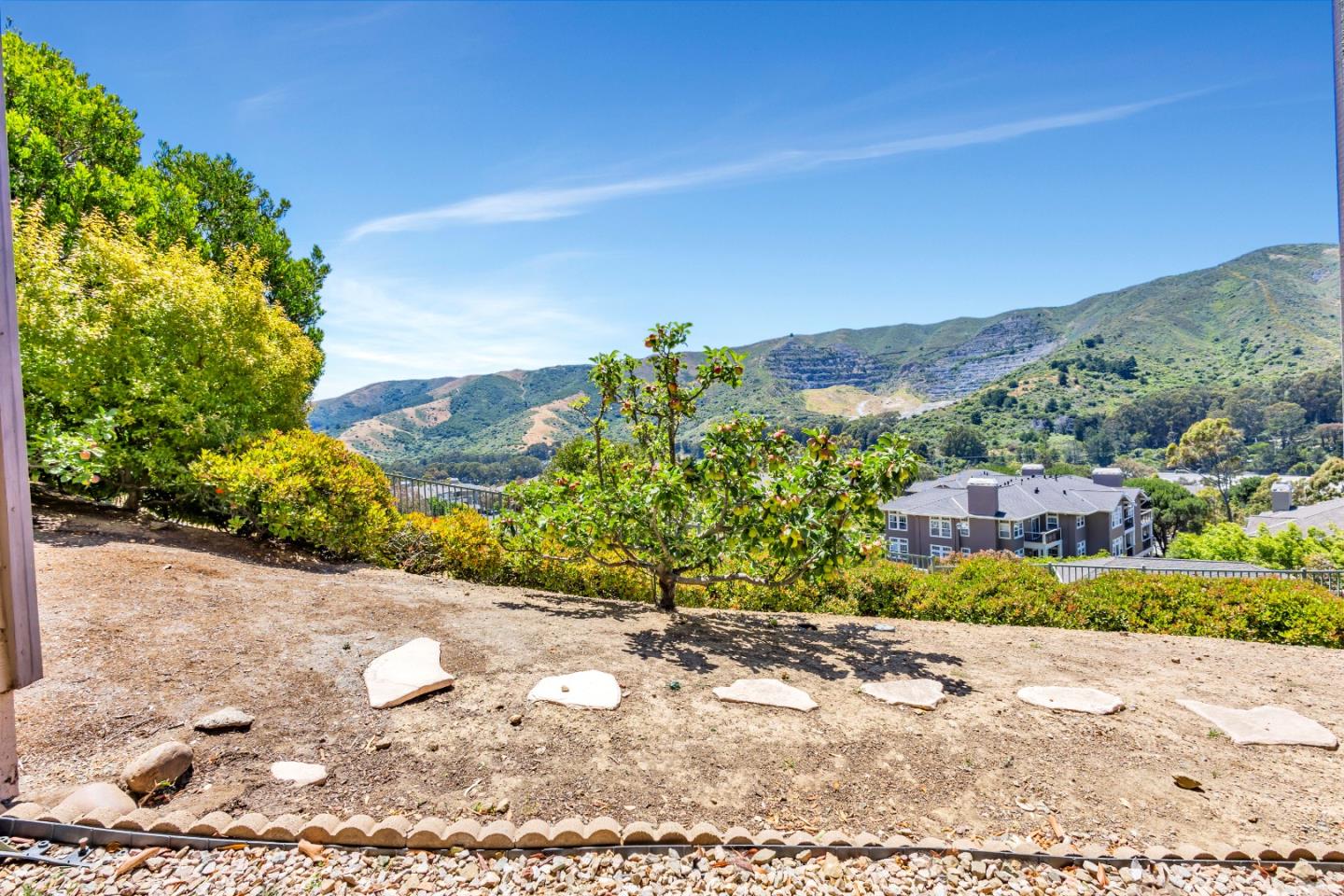 Detail Gallery Image 54 of 66 For 33 Lupine Valley Ct, Brisbane,  CA 94005 - 4 Beds | 2/1 Baths