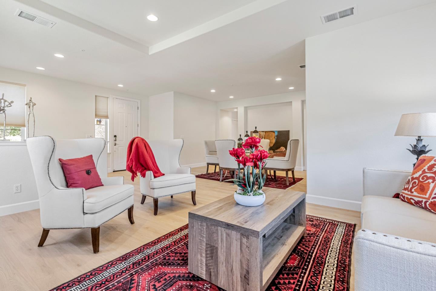 Detail Gallery Image 6 of 66 For 33 Lupine Valley Ct, Brisbane,  CA 94005 - 4 Beds | 2/1 Baths