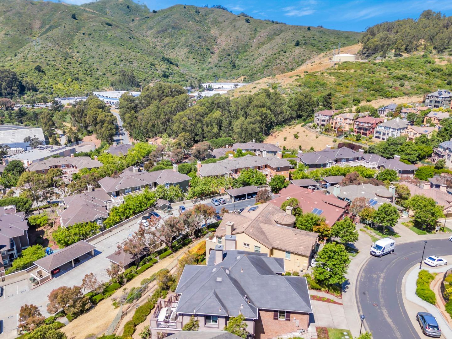 Detail Gallery Image 62 of 66 For 33 Lupine Valley Ct, Brisbane,  CA 94005 - 4 Beds | 2/1 Baths