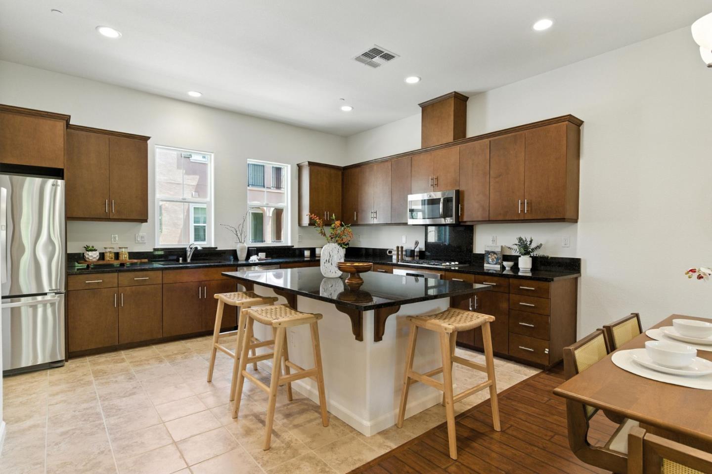 Detail Gallery Image 12 of 46 For 39855 Pelton Ter, Newark,  CA 94560 - 4 Beds | 3/1 Baths