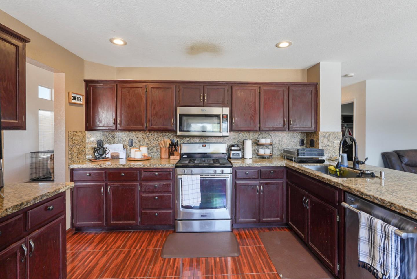 Detail Gallery Image 13 of 40 For 16452 Harmony Ranch Dr, Delhi,  CA 95315 - 4 Beds | 3 Baths