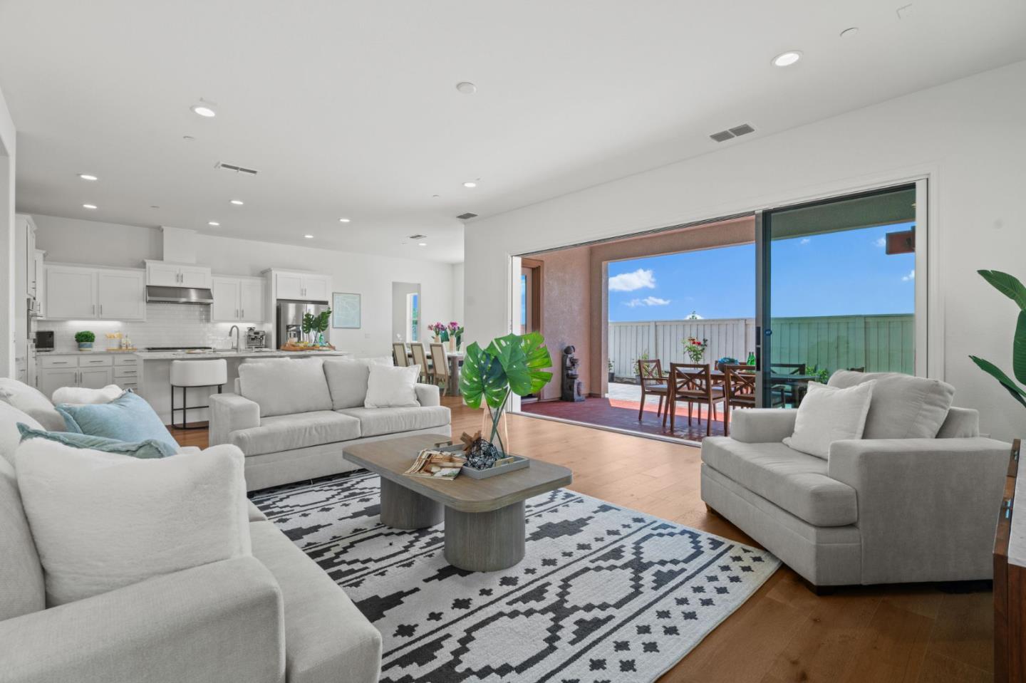 Detail Gallery Image 14 of 84 For 6757 Grasshopper Ave, Newark,  CA 94560 - 4 Beds | 4/1 Baths