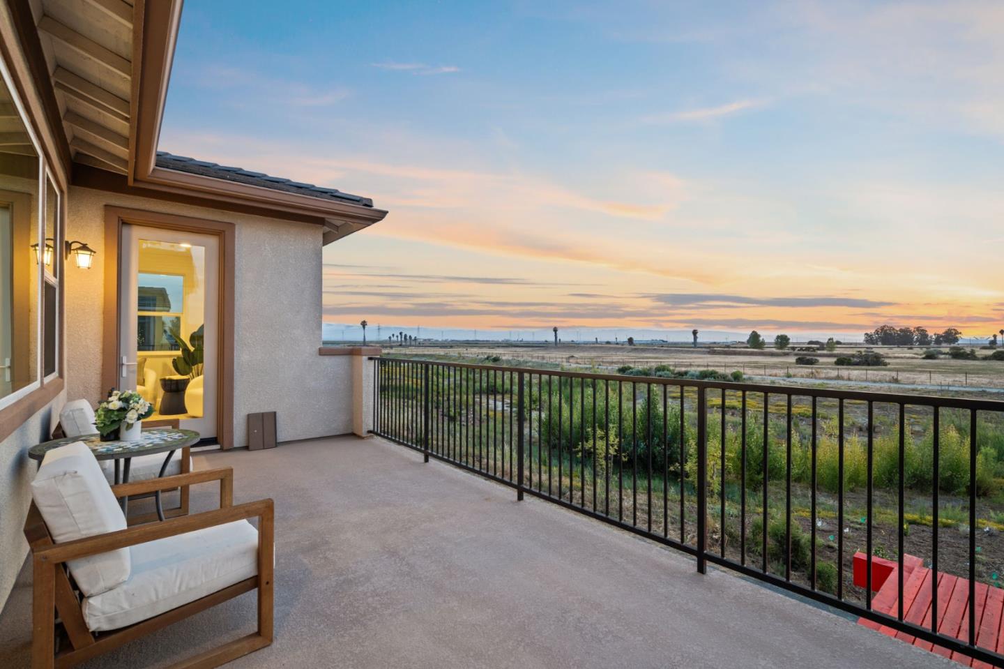 Detail Gallery Image 4 of 84 For 6757 Grasshopper Ave, Newark,  CA 94560 - 4 Beds | 4/1 Baths