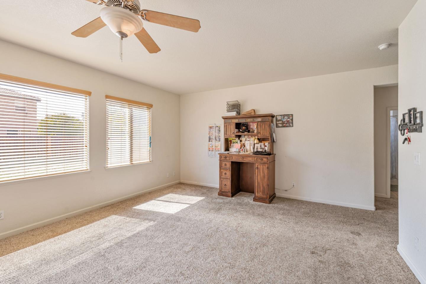 Detail Gallery Image 11 of 56 For 367 Sunburst St, Los Banos,  CA 93635 - 6 Beds | 3 Baths