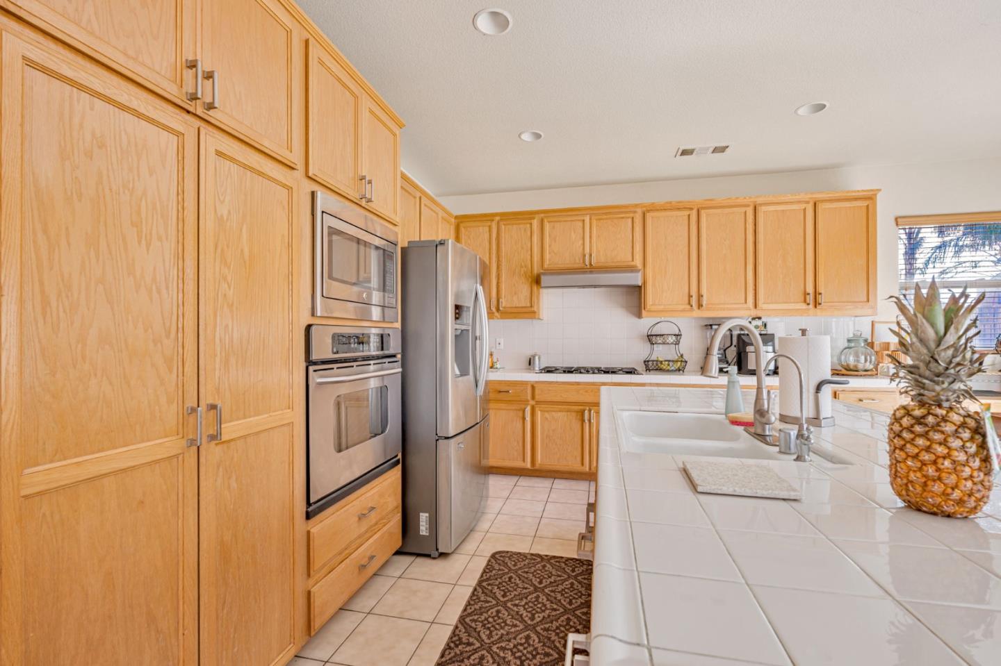 Detail Gallery Image 13 of 56 For 367 Sunburst St, Los Banos,  CA 93635 - 6 Beds | 3 Baths