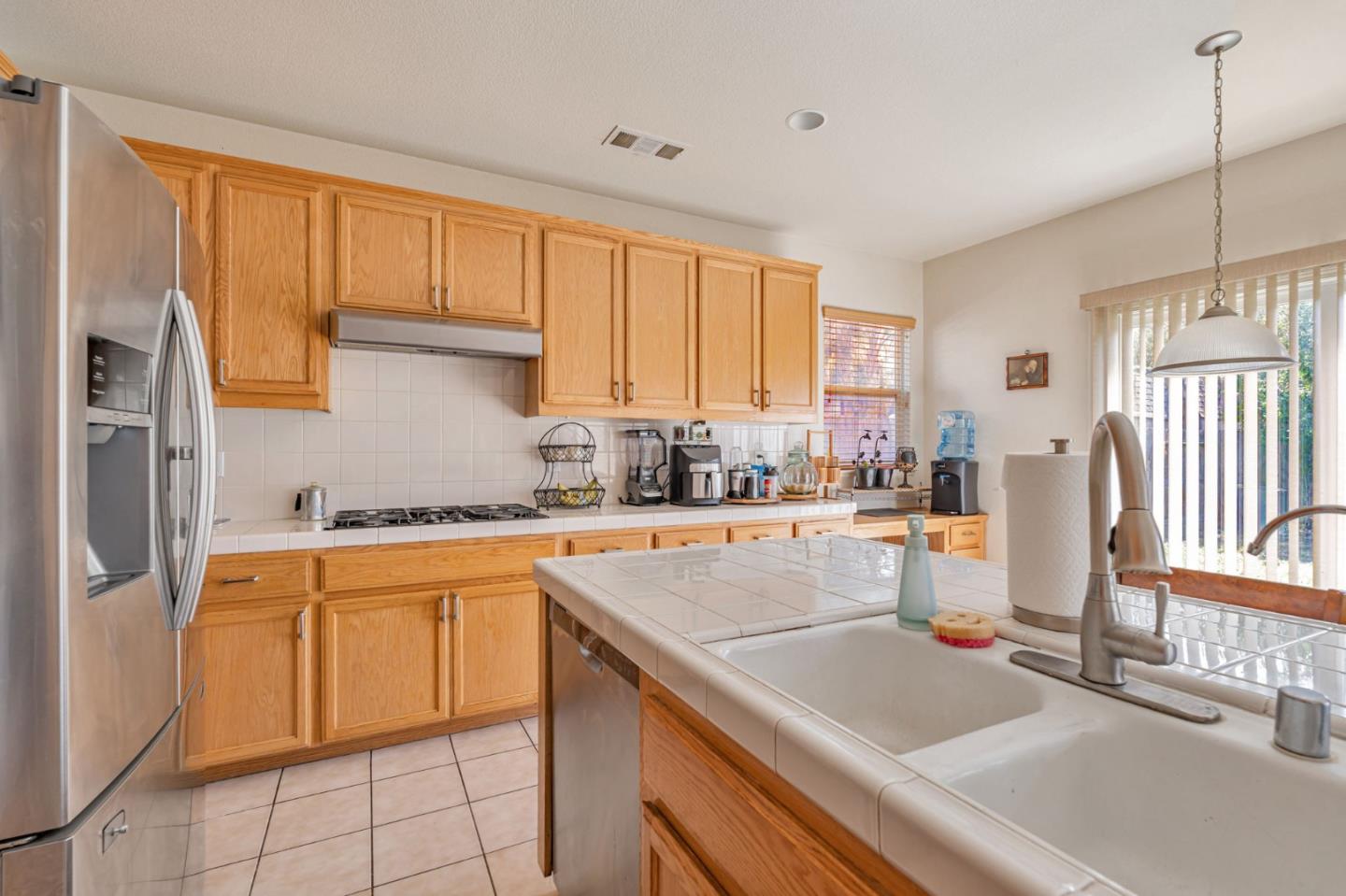 Detail Gallery Image 16 of 56 For 367 Sunburst St, Los Banos,  CA 93635 - 6 Beds | 3 Baths
