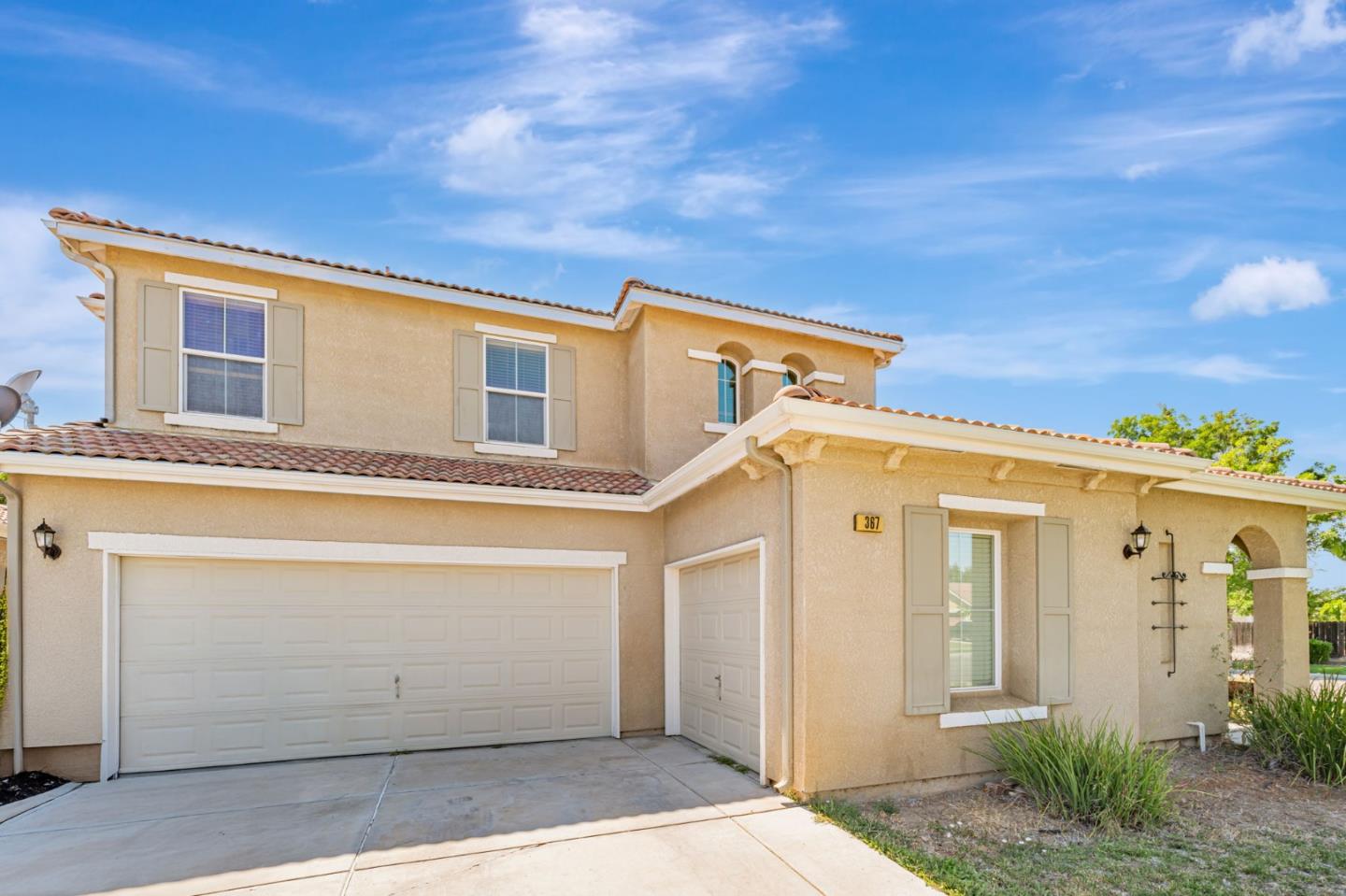 Detail Gallery Image 3 of 56 For 367 Sunburst St, Los Banos,  CA 93635 - 6 Beds | 3 Baths