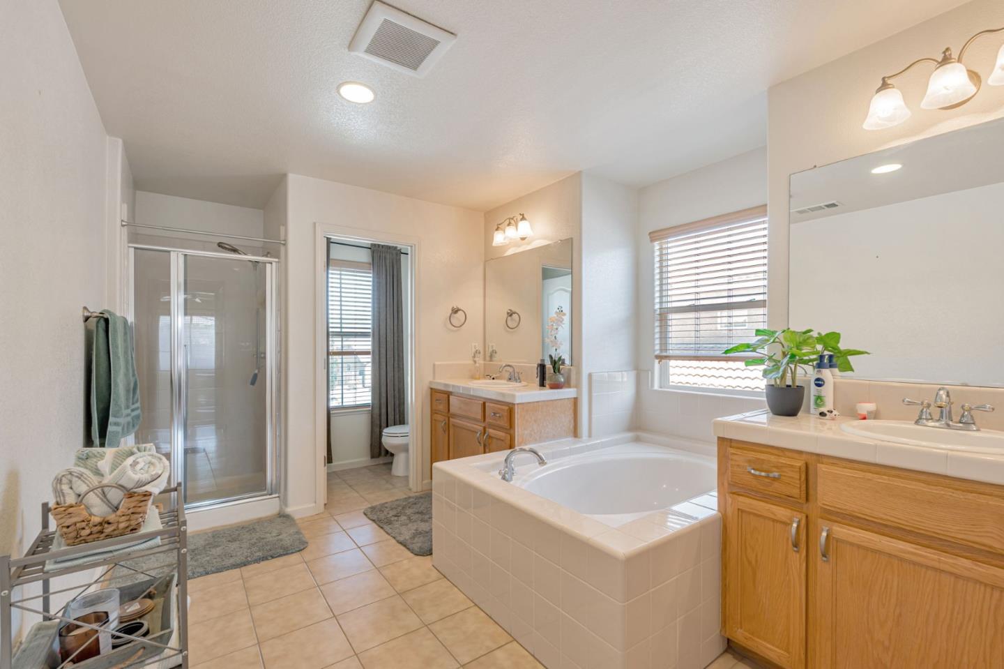 Detail Gallery Image 41 of 56 For 367 Sunburst St, Los Banos,  CA 93635 - 6 Beds | 3 Baths