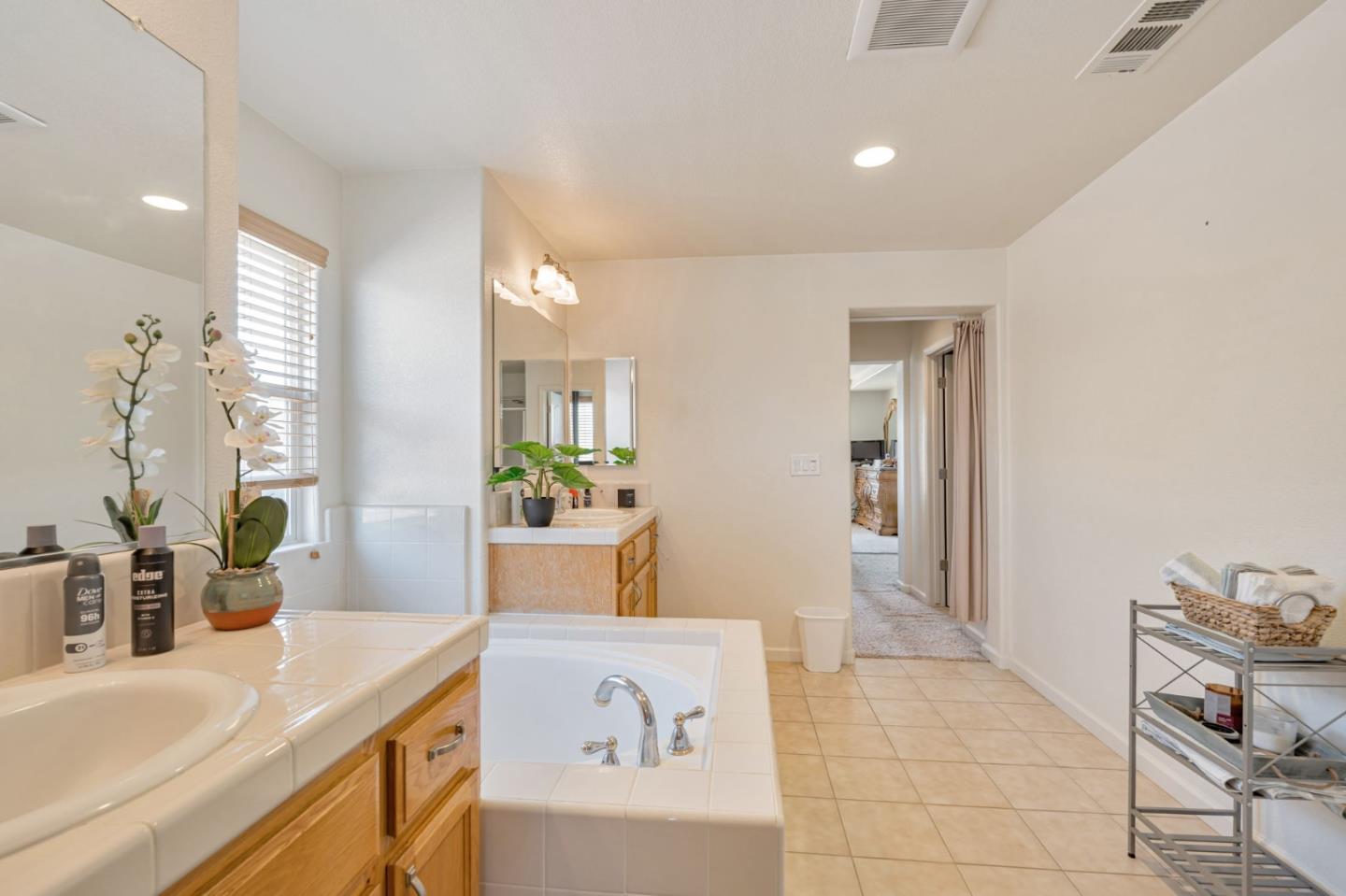 Detail Gallery Image 43 of 56 For 367 Sunburst St, Los Banos,  CA 93635 - 6 Beds | 3 Baths