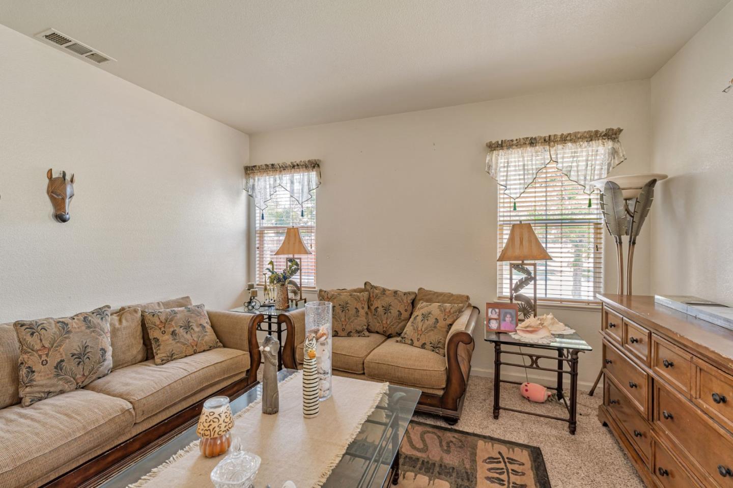 Detail Gallery Image 6 of 56 For 367 Sunburst St, Los Banos,  CA 93635 - 6 Beds | 3 Baths