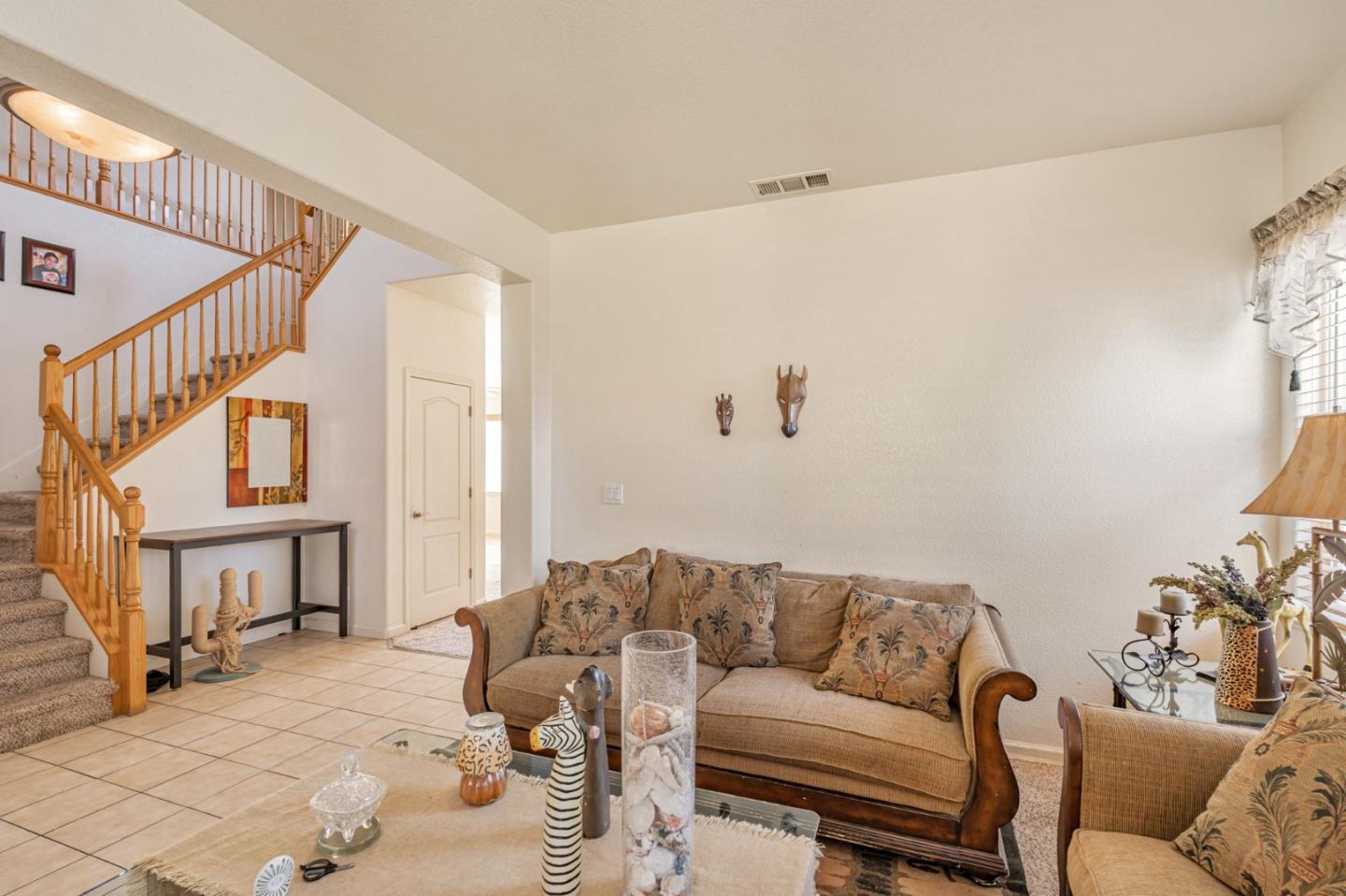 Detail Gallery Image 7 of 56 For 367 Sunburst St, Los Banos,  CA 93635 - 6 Beds | 3 Baths
