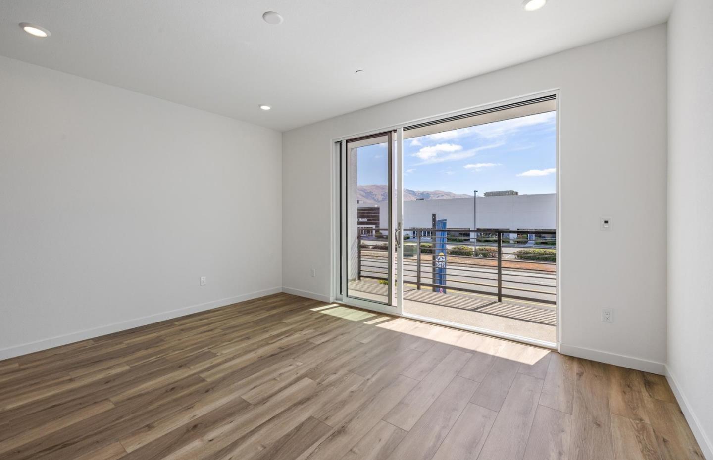 Detail Gallery Image 22 of 53 For 1377 California Cir, Milpitas,  CA 95035 - 3 Beds | 2 Baths