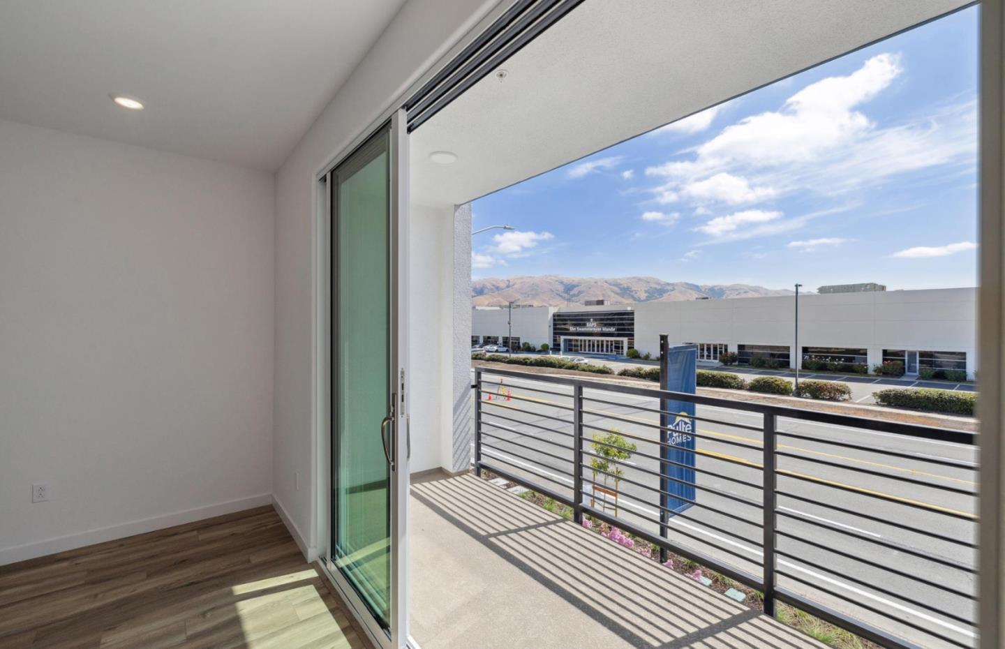 Detail Gallery Image 23 of 53 For 1377 California Cir, Milpitas,  CA 95035 - 3 Beds | 2 Baths
