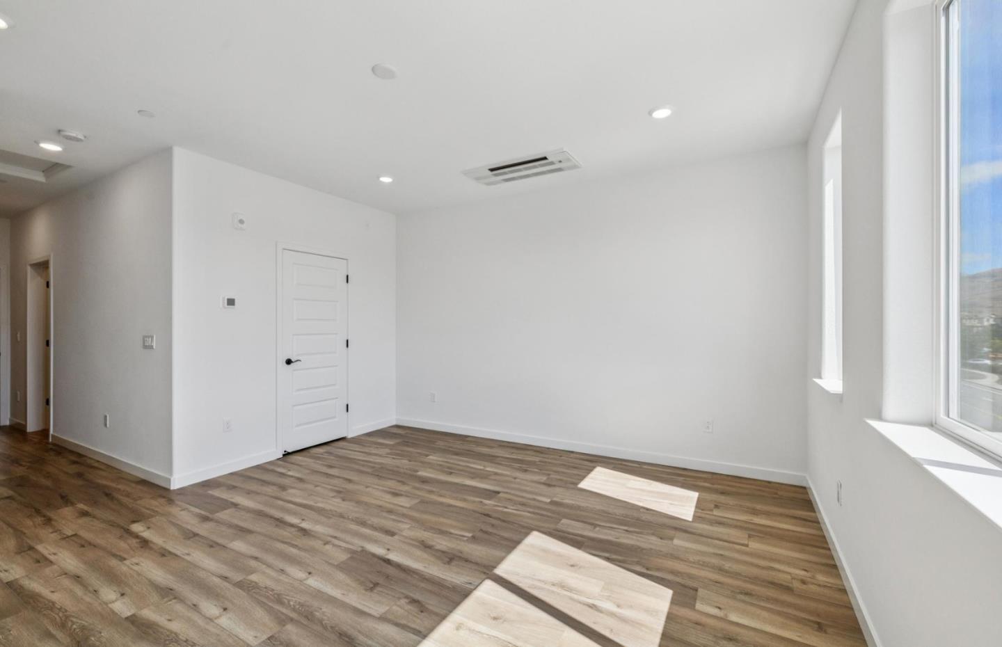 Detail Gallery Image 40 of 53 For 1377 California Cir, Milpitas,  CA 95035 - 3 Beds | 2 Baths