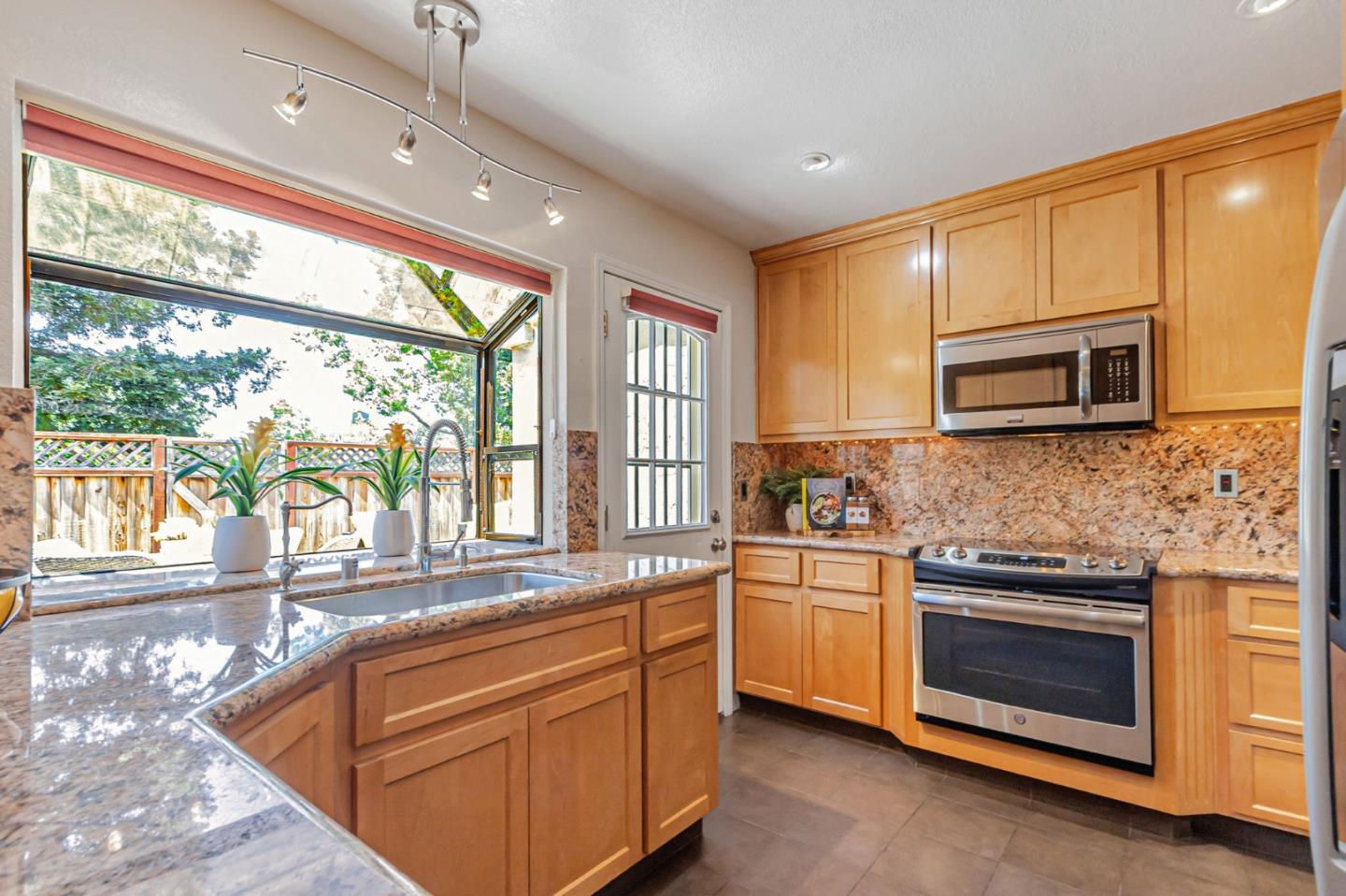 Detail Gallery Image 14 of 44 For 6579 Cooperage Ct, San Jose,  CA 95120 - 2 Beds | 2 Baths