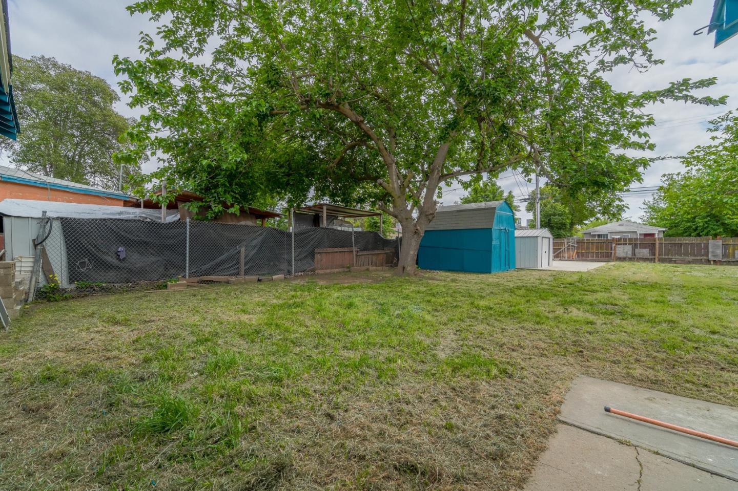 Detail Gallery Image 32 of 34 For 636 W 25th St, Merced,  CA 95340 - 2 Beds | 1 Baths